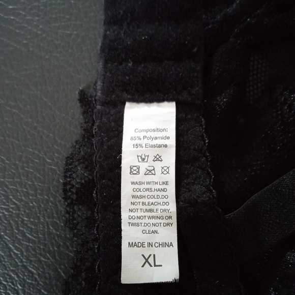 Black Lacy Bra - Picture 3 of 3